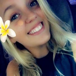 Meet your Posher, Whitney